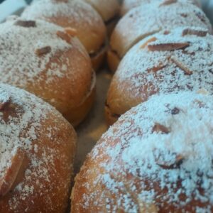 Bakewell Bun by PRuK